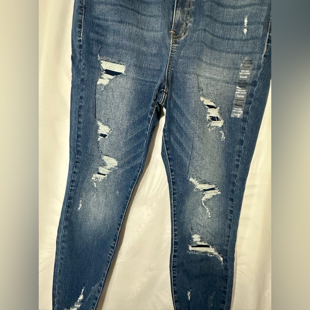 Kohls Ripped Jeans - Picture 3 of 5